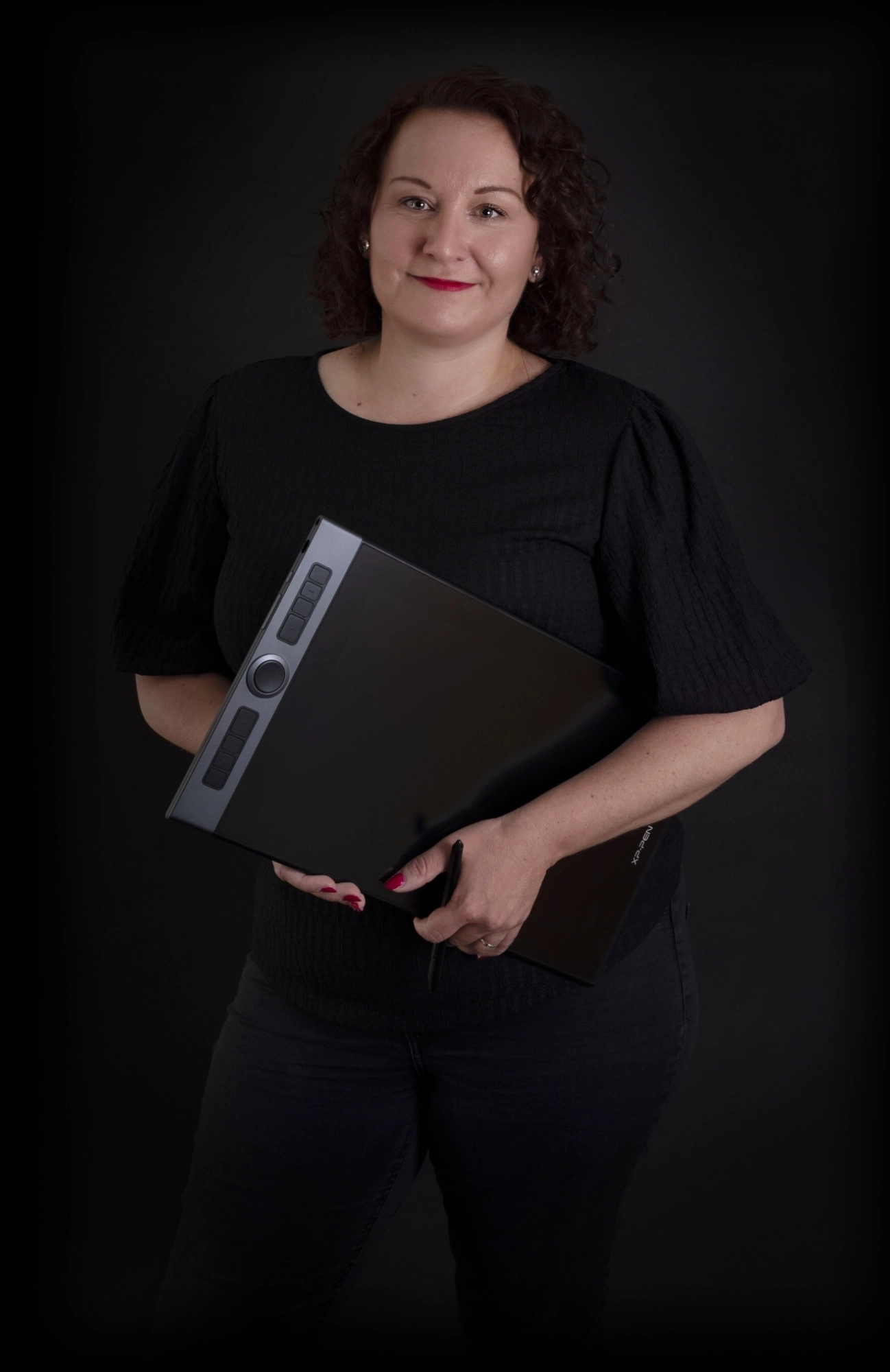 Edita Karlovská – tvůrkyně grafických a digitálních rekvizit pro filmové štáby